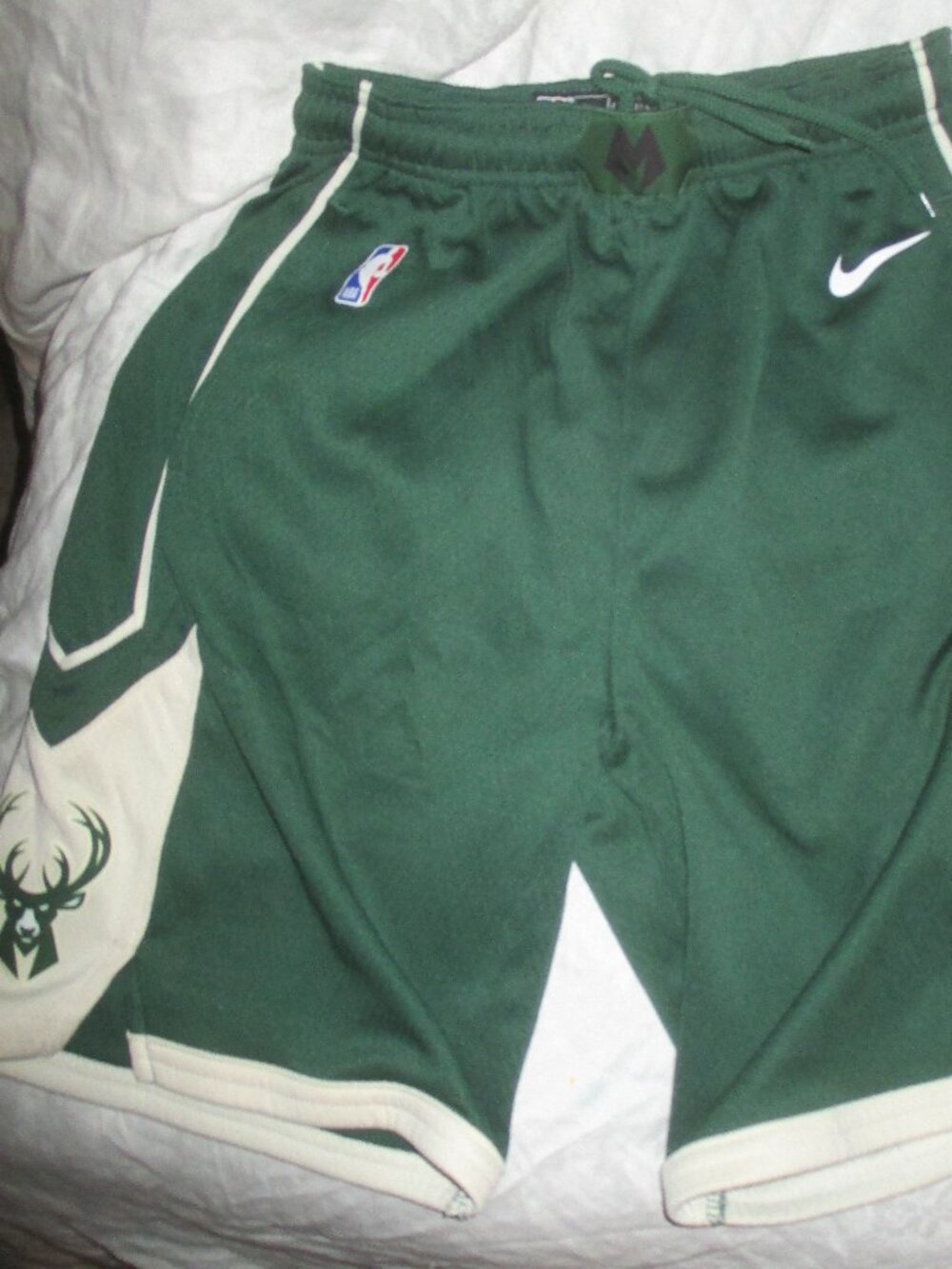 Milwaukee Bucks Youth M Basketball Shorts Green NBA Kids Medium
